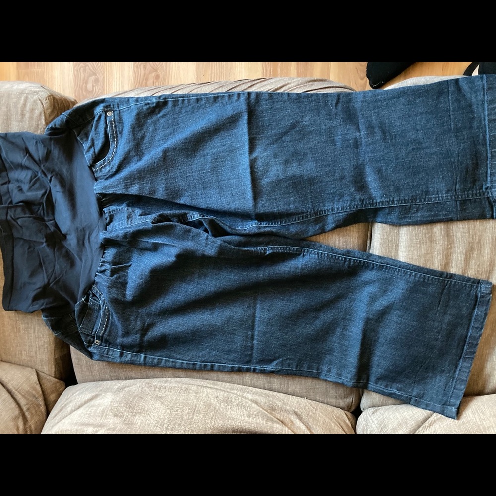 Plus size maternity capris